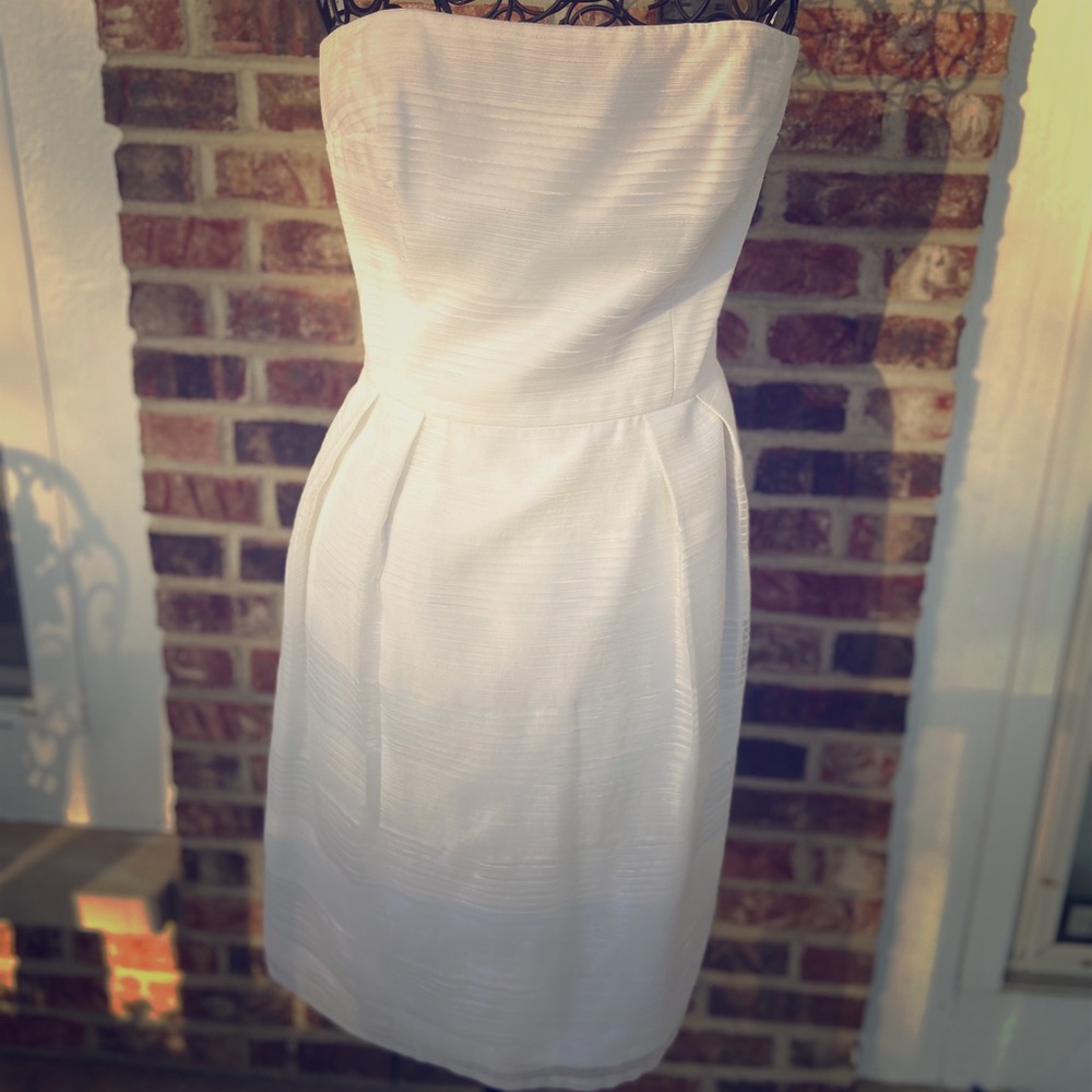 WHBM WHITE STRAPLESS A-LINE DRESS